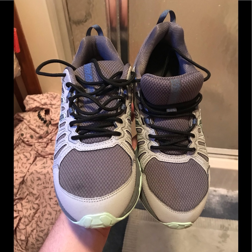 New Asics Gel-venture 7 size 10 gray  green shoes